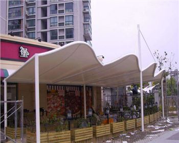 膜結(jié)構(gòu)工程搭建的注意事項(xiàng)